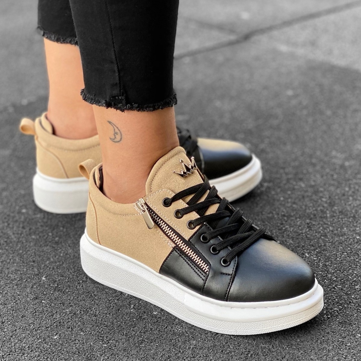 Women's Hype Sole Zipped Style Sneakers In Cream-Black