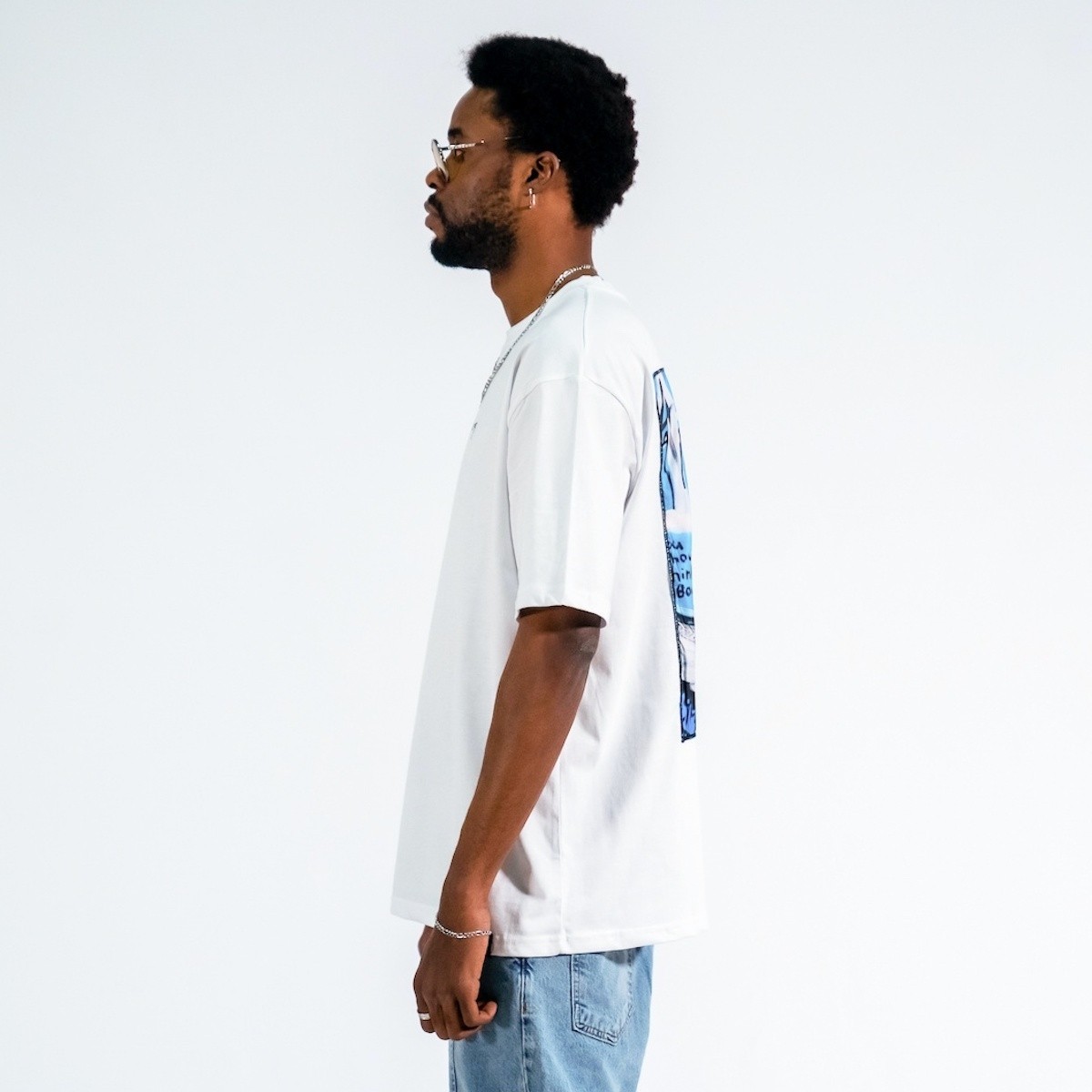 Hombres Camiseta blanca extragrande con estampado de letras en la parte delantera y espalda con estampado digital