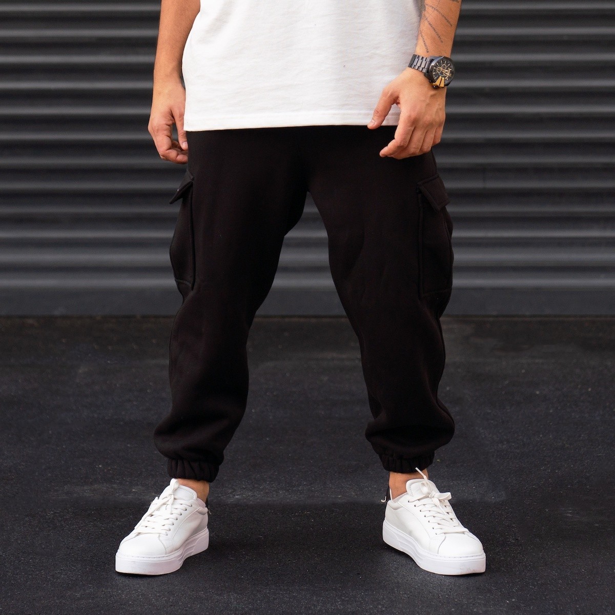 Oversized Black Thick Jogger with Cargo Pockets