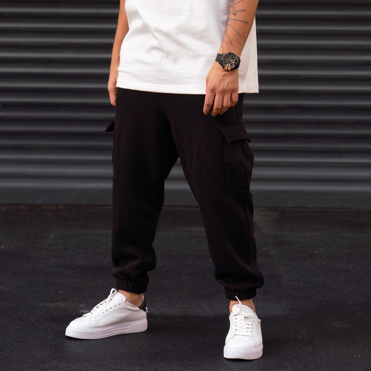 Oversized Black Thick Jogger with Cargo Pockets 2
