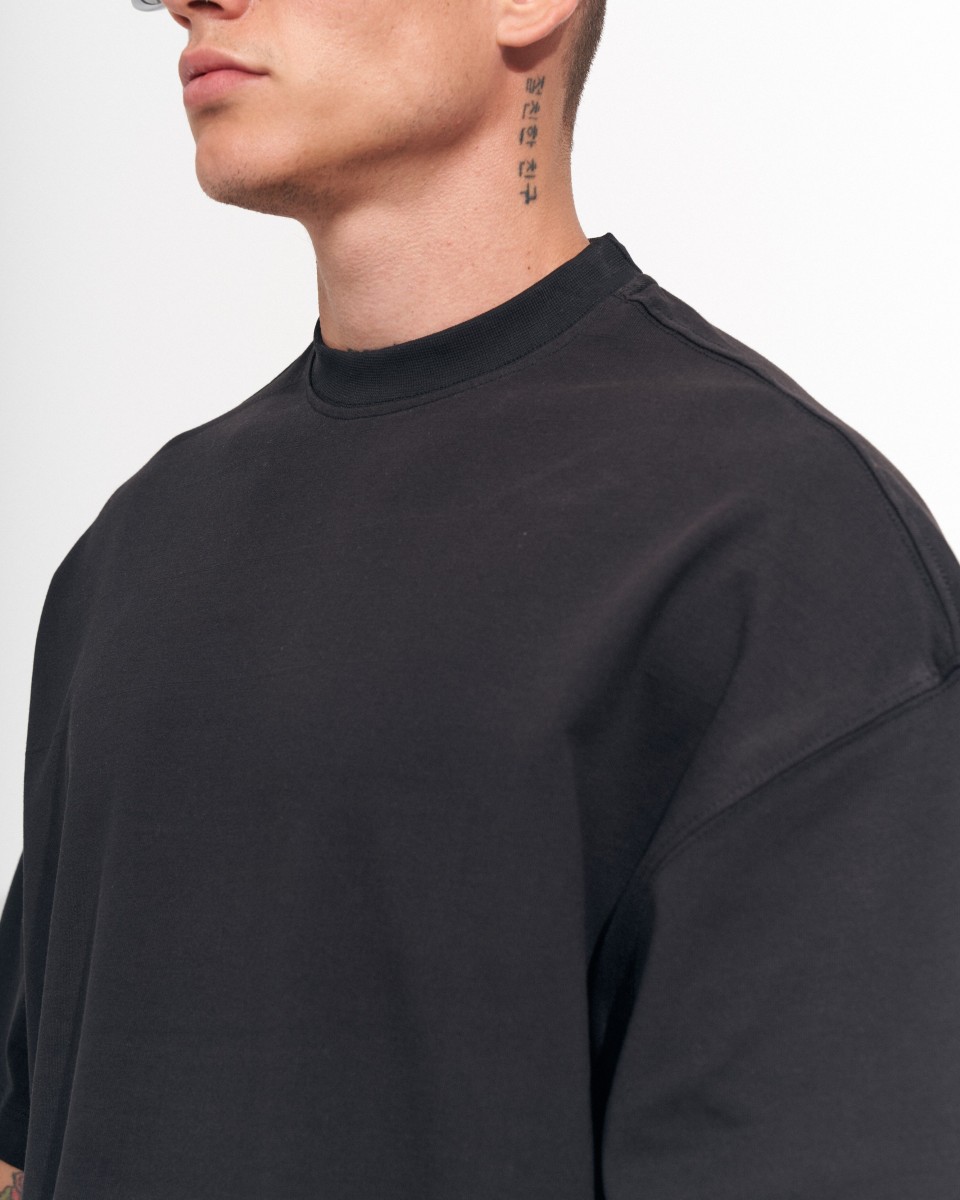 Camiseta Preta Básica Extra Oversized Masculina | Martin Valen