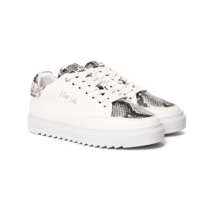 Witte sneakers met slangenprint en Martin Valen handtekening