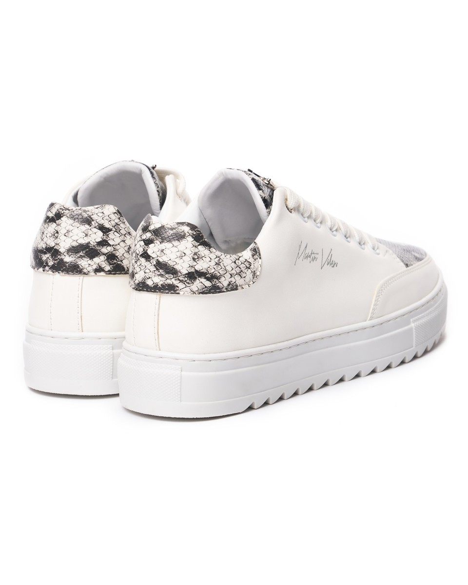 Witte designer sneakers met slangenpatroon