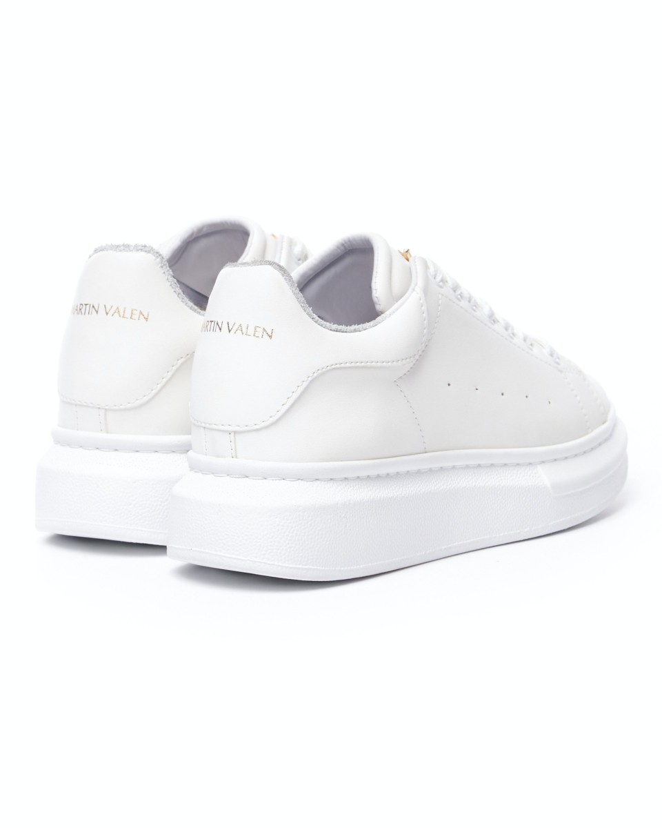 Zapatillas chunky blancas con estampado de Martin Valen vista desde atrás