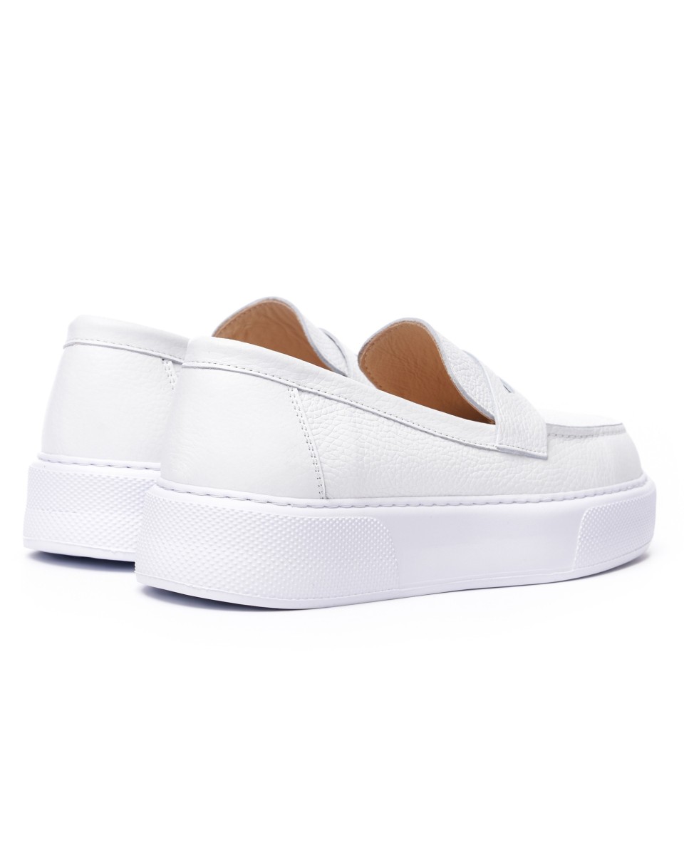 Loafers brancos com sola alta